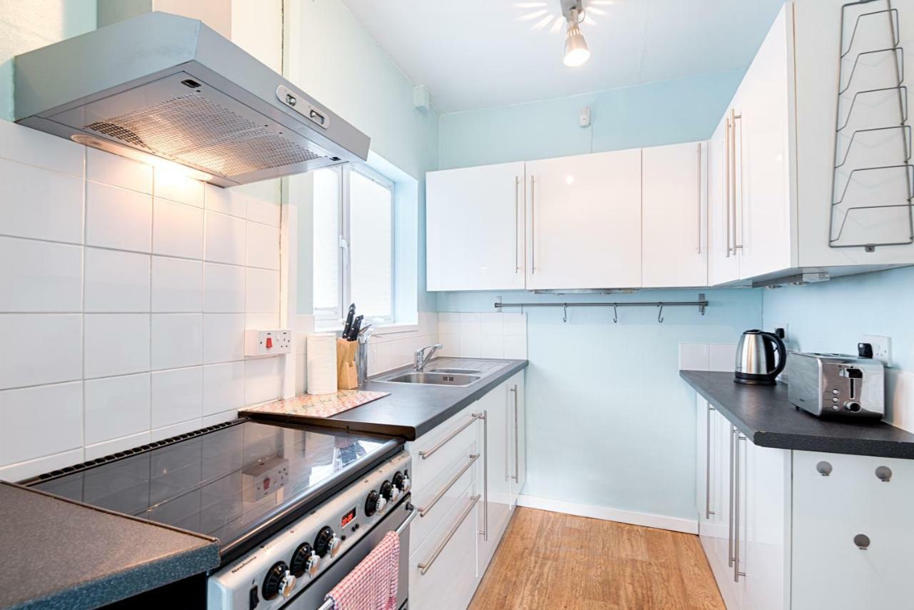 Off Road Parking, Garden, Tv In Every Room Swansea Luaran gambar