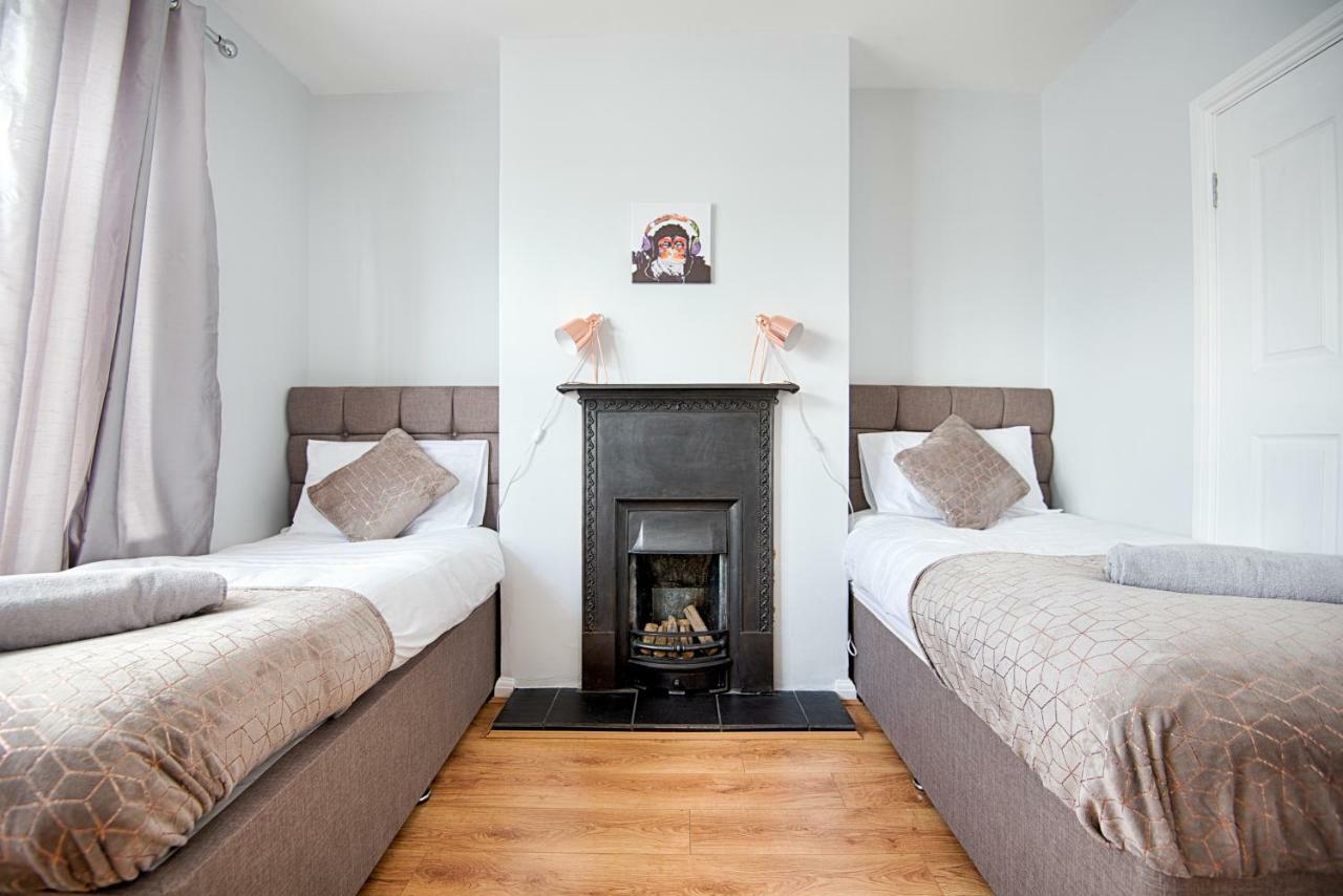 Off Road Parking, Garden, Tv In Every Room Swansea Luaran gambar