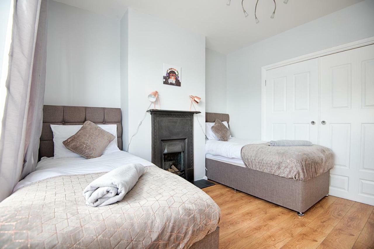 Off Road Parking, Garden, Tv In Every Room Swansea Luaran gambar