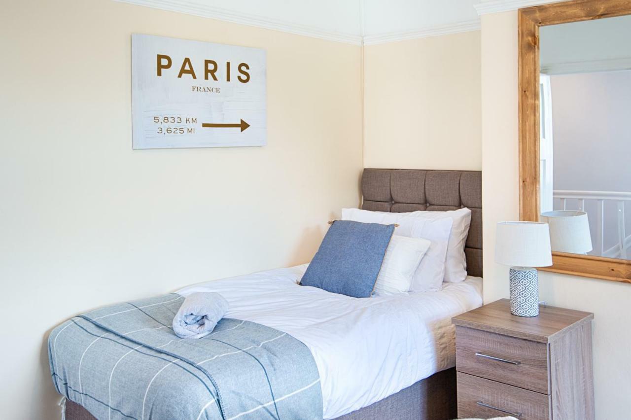 Off Road Parking, Garden, Tv In Every Room Swansea Luaran gambar