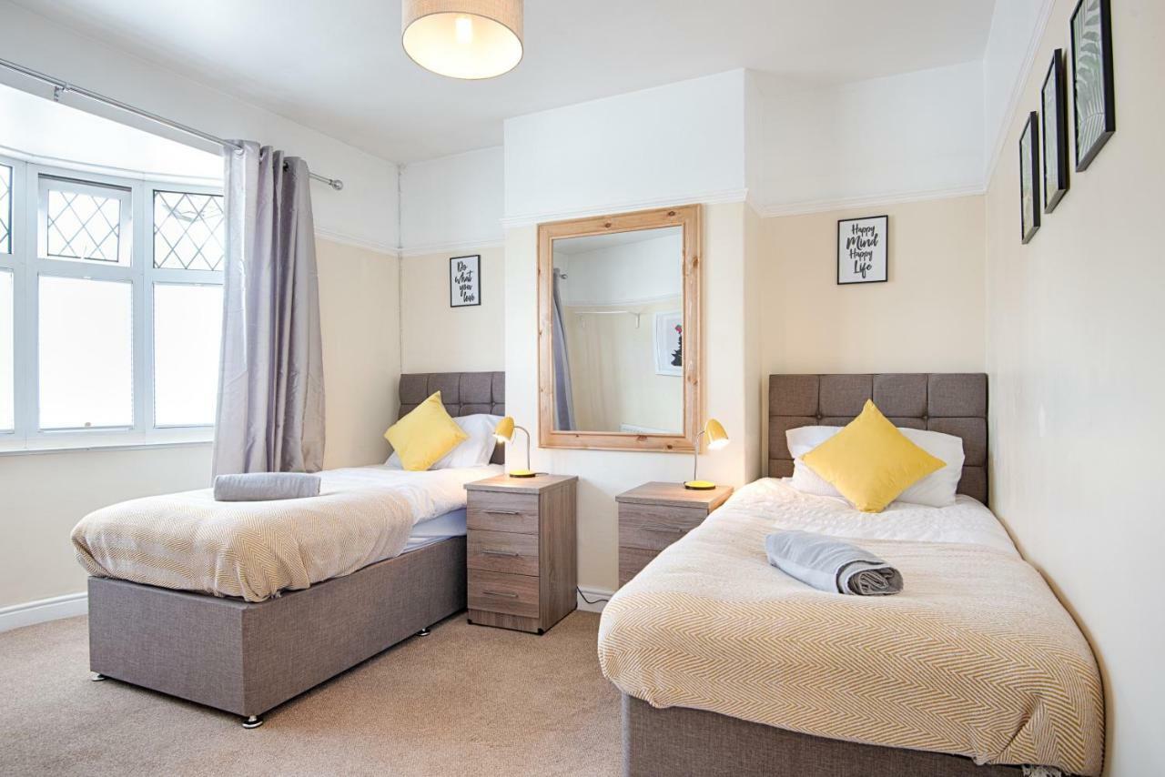 Off Road Parking, Garden, Tv In Every Room Swansea Luaran gambar