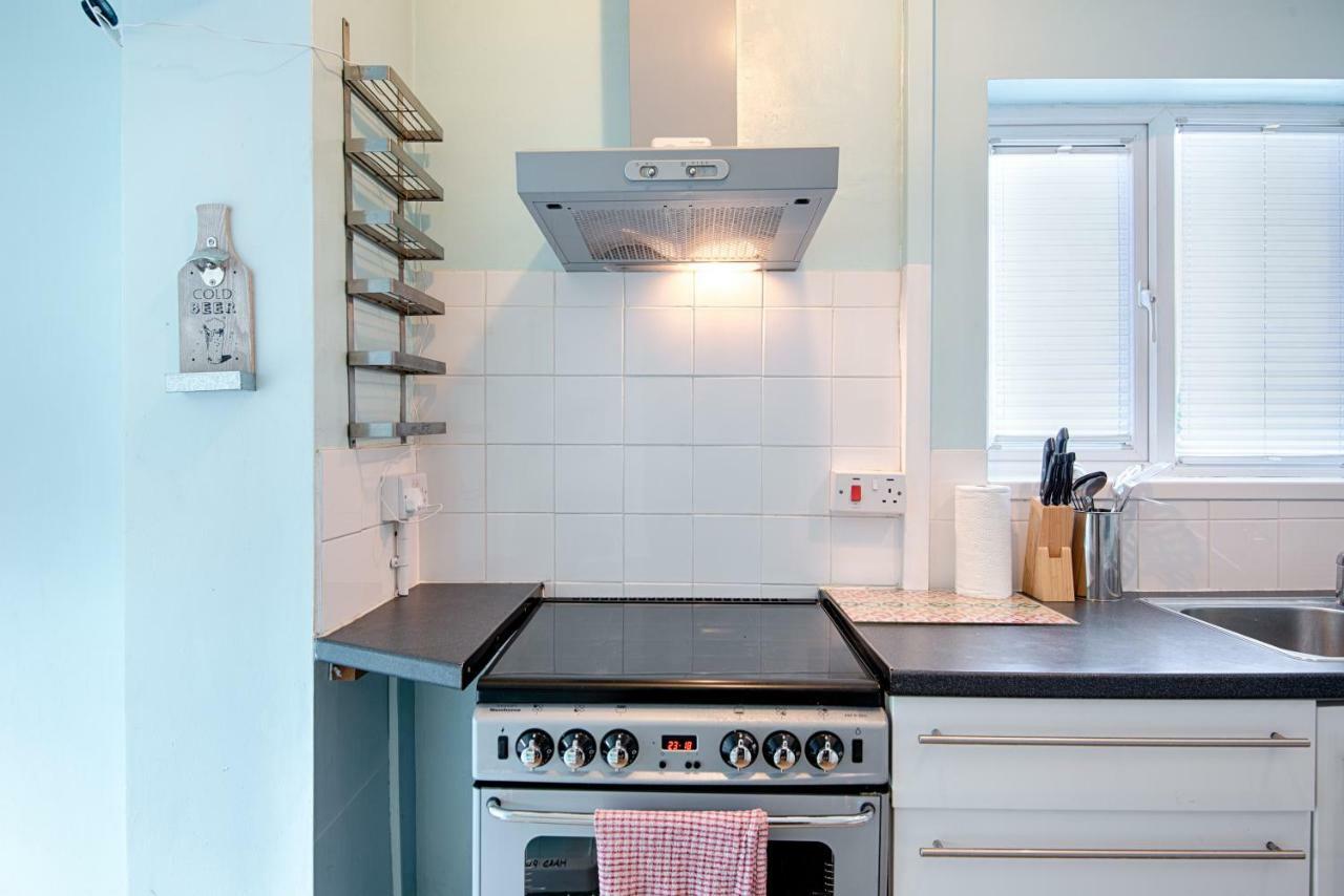 Off Road Parking, Garden, Tv In Every Room Swansea Luaran gambar