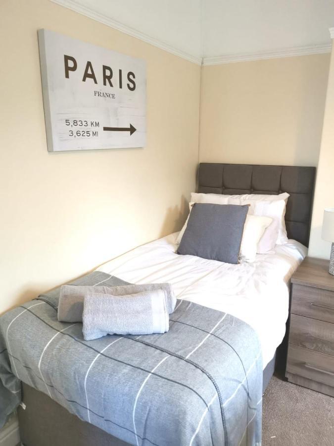 Off Road Parking, Garden, Tv In Every Room Swansea Luaran gambar
