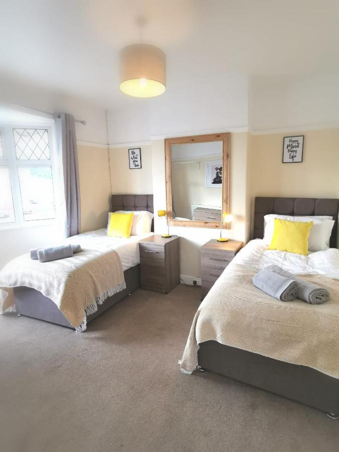 Off Road Parking, Garden, Tv In Every Room Swansea Luaran gambar
